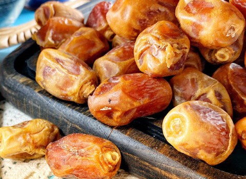 تصویر 4 از قیمت خرید خرما زرد زاهدی + فروش ویژه